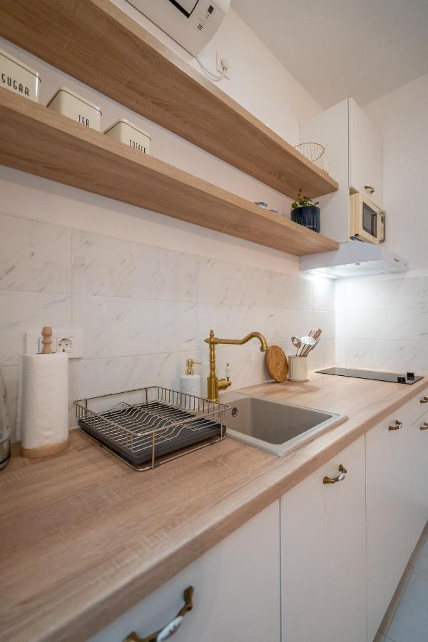 Starry Night Studio Apartment Rijeka Bagian luar foto